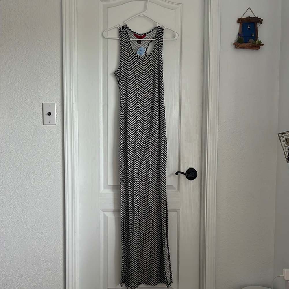 Hot Kiss Black and White Sleeveless Halter Maxi Dress